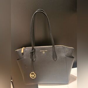 Michael Kors Marilyn medium Black Leather Tote